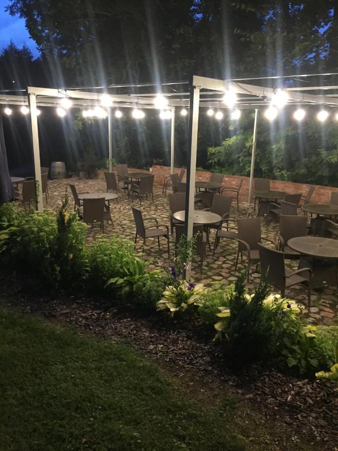 Dom Mlynarza Otel Zukczyn Dış mekan fotoğraf